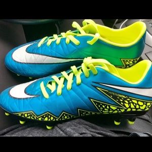Nike Hypervenom Girls soccer cleats